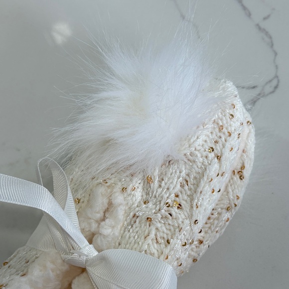 Ann Taylor Factory Cozy Ivory & Gold Slippers with White Pom-Pom Size M/L - Picture 7 of 9